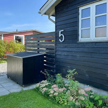 Charming Summer House Near Dalbybugten Dom wakacyjny