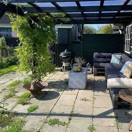 Charming Summer House Near Dalbybugten