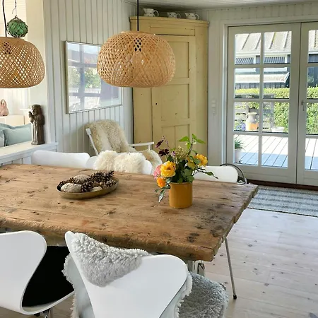 Charming Summer House Near Dalbybugten *