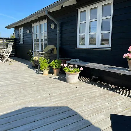 Charming Summer House Near Dalbybugten *