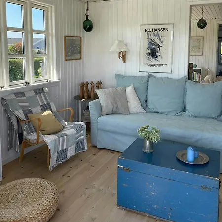 Charming Summer House Near Dalbybugten Dom wakacyjny *