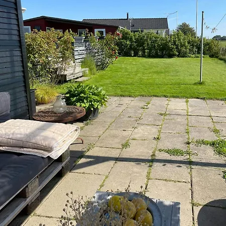 Charming Summer House Near Dalbybugten Dom wakacyjny