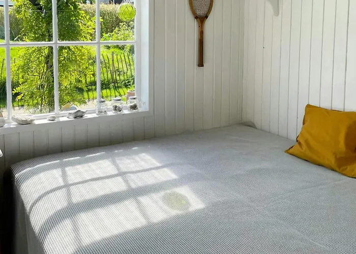 別荘 Charming Summer House Near Dalbybugten