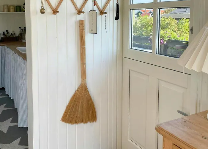 Charming Summer House Near Dalbybugten Mesinge