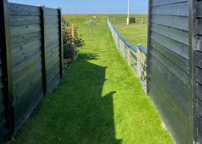 Casa de Férias Charming Summer House Near Dalbybugten Mesinge