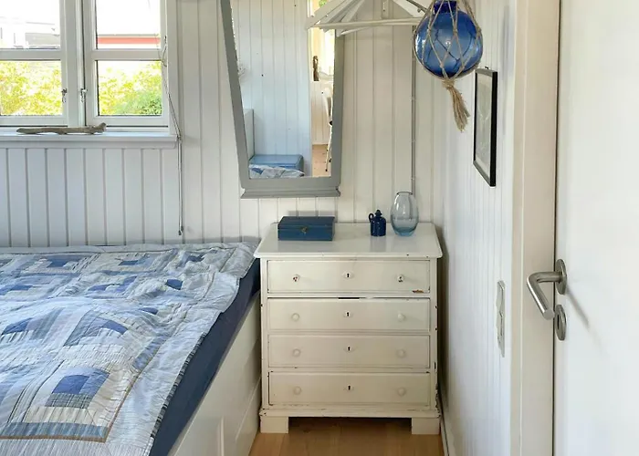 Charming Summer House Near Dalbybugten *