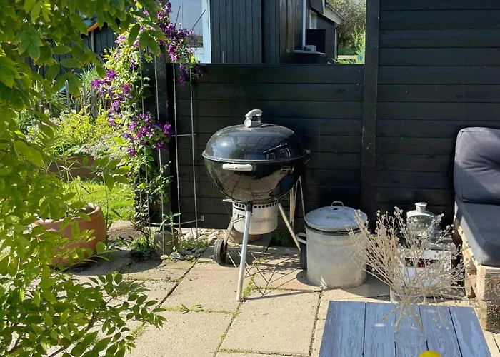 別荘 Charming Summer House Near Dalbybugten