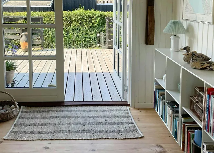 Charming Summer House Near Dalbybugten بيت للعطل *